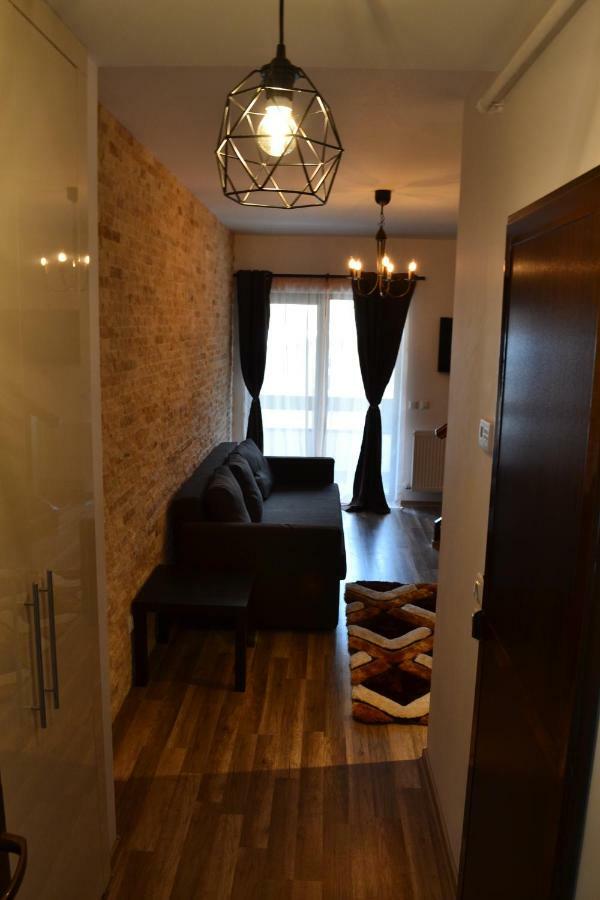 בוסטאני Apartament Golden Rose 1 מראה חיצוני תמונה