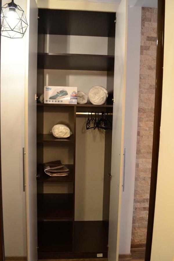 בוסטאני Apartament Golden Rose 1 מראה חיצוני תמונה